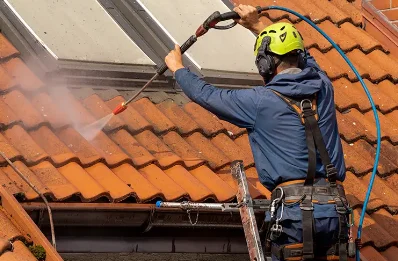 Démoussage et hydrofuge de toiture à Plourac'h